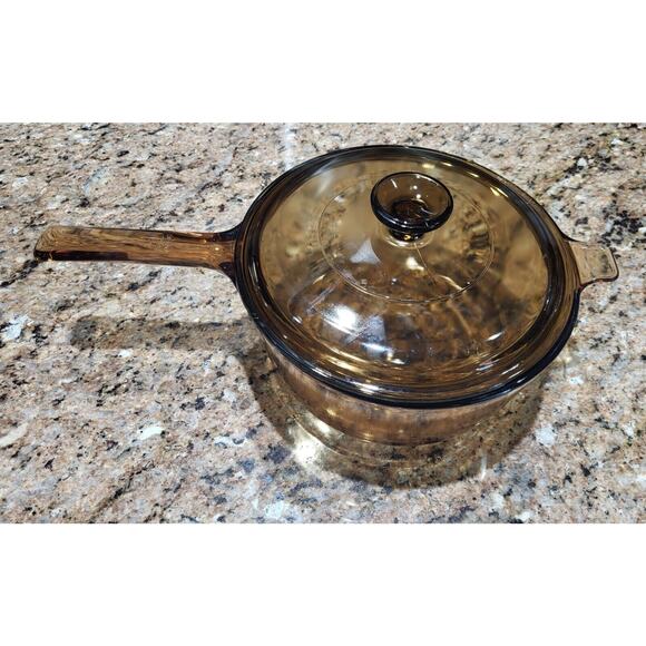 VTG Corning Ware Vision Amber Glass Cookware 2.5 Liter Sauce Pan & Lid - Picture 2 of 12